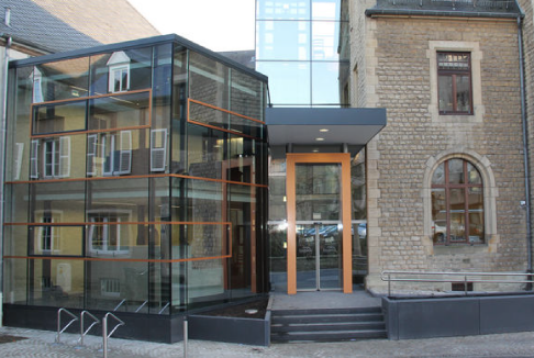 L'entrée principale de l'Hôtel de Ville